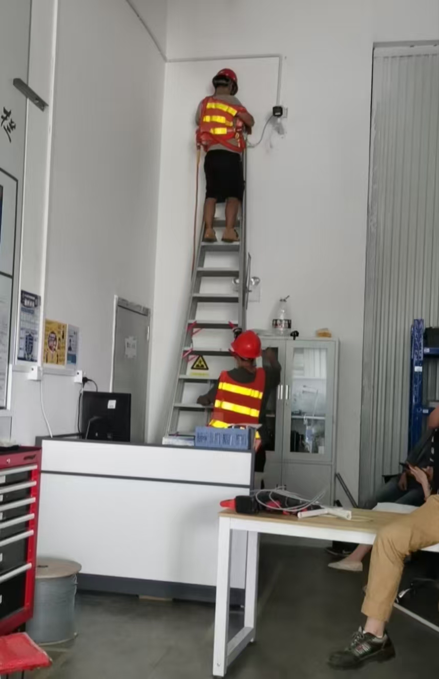 监控摄像头现场安装图片 监控摄像头现场安装图片